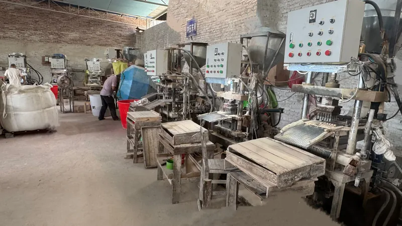 UJW factory and exhibition photo 4